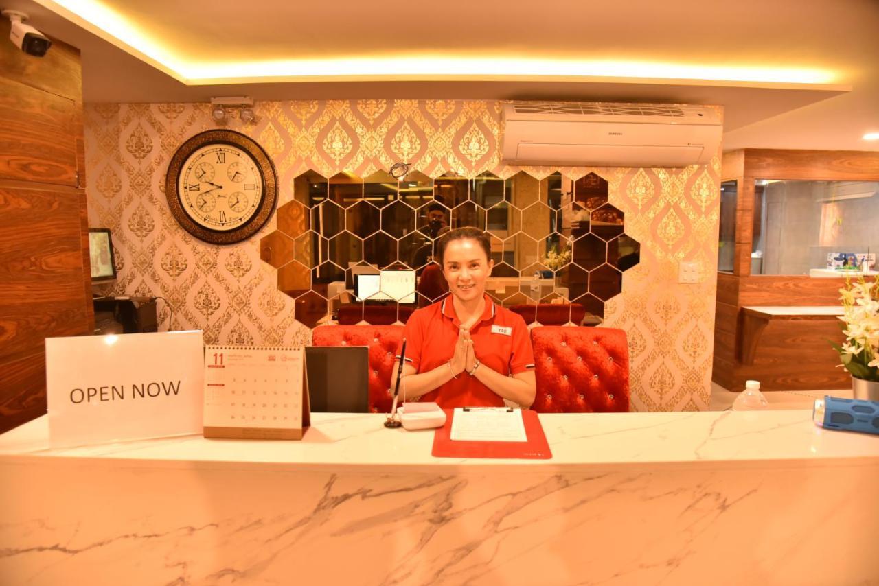Rose Nana Hotel Bangkok Buitenkant foto